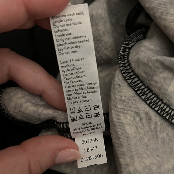 SPANX Faux Leather Snake Shine Legging - Picture 9 of 9